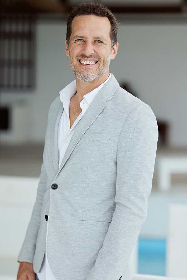 Bruce Muzik - Relationship & Marriage Expert Coach